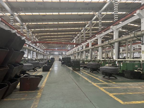 泰安同科液壓陪同泰山機(jī)械商會(huì)領(lǐng)導(dǎo)及會(huì)員企業(yè)參觀(guān)學(xué)習(xí)上市公司晉億螺絲